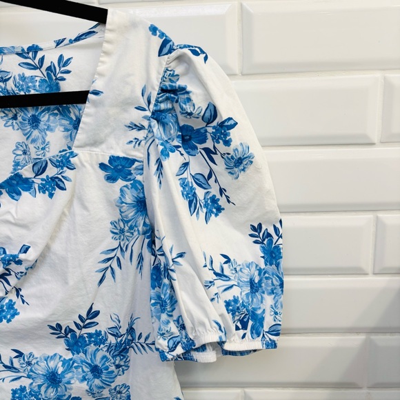 Rachel Zoe Women’s XL Blue and White Floral Blouse with Puff Sleeves - Picture 3 of 7